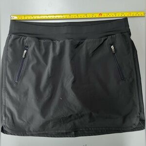 Tek Gear charcoal gray skort size M like new two functional zipper pockets.